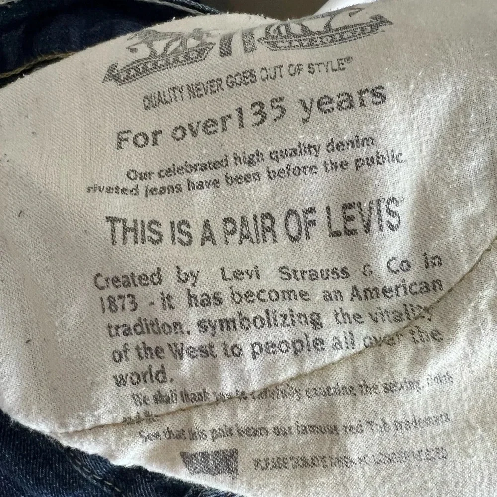 Levi’s • 550 Jeans